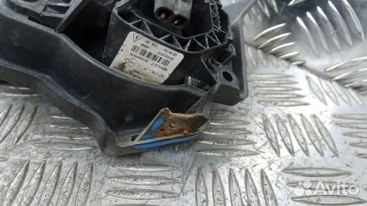 Фара галогенная правая передняя dacia sandero 2 (94H09HB01)