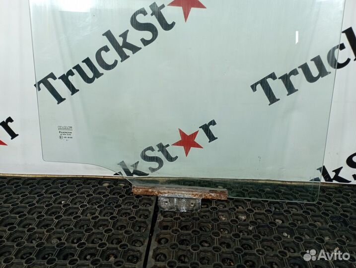 Стекло двери правой