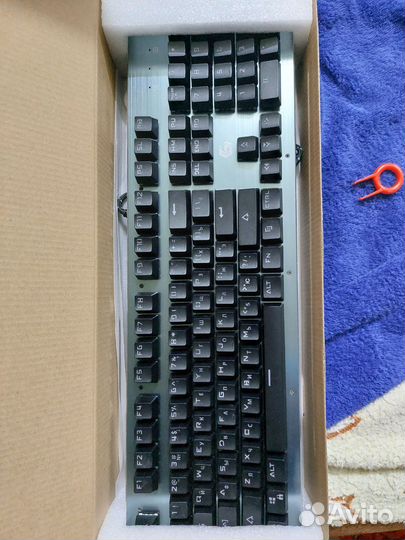 Игровая механическая клавиатура с подсветкой