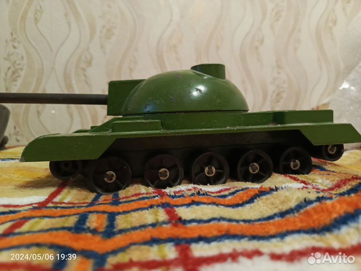 Игрушка танк СССР