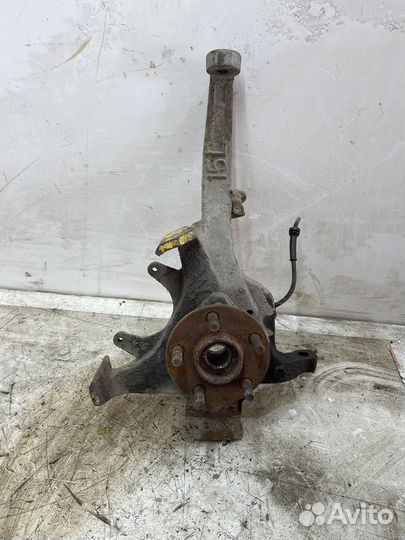 Кулак поворотный передний левый Dodge Stratus