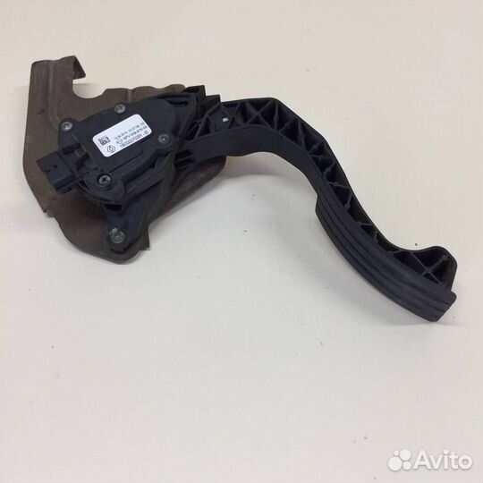 Педаль газа Renault Logan 2 2014