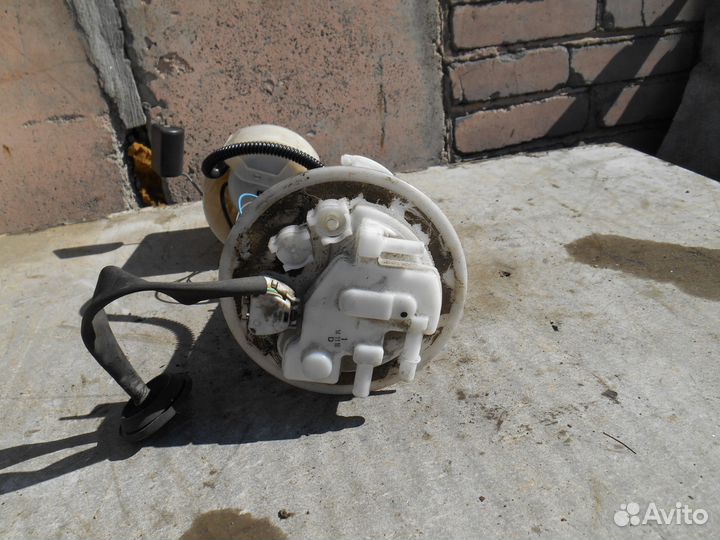 Датчик уровня топлива бензонасос Toyota Corolla