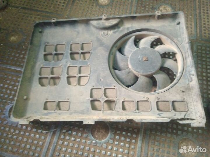 Вентилятор радиатора Audi 100 C4