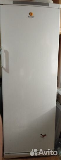 Холодильник indesit