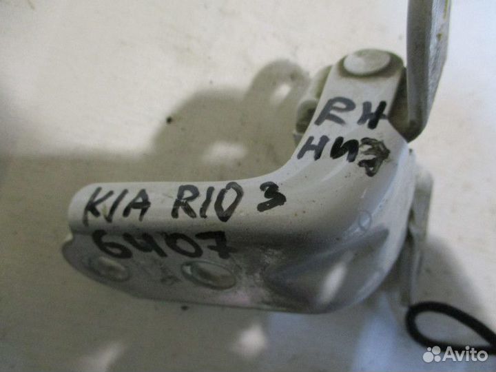 Петля двери задней правой нижняя Kia Rio 3 (UB\QB)