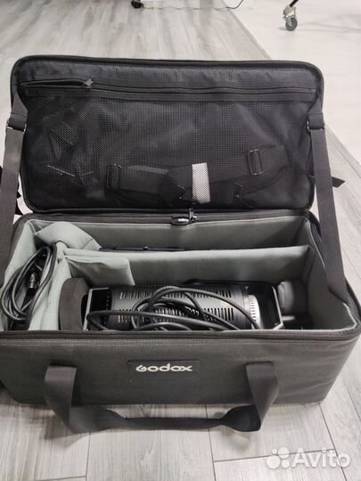 Осветитель светодиодный Godox VL300II