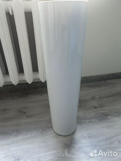 В ванну под раковину