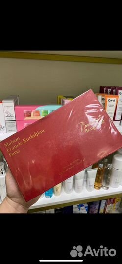 Подарочные наборы духов обьем 30 мл по 4 флакона