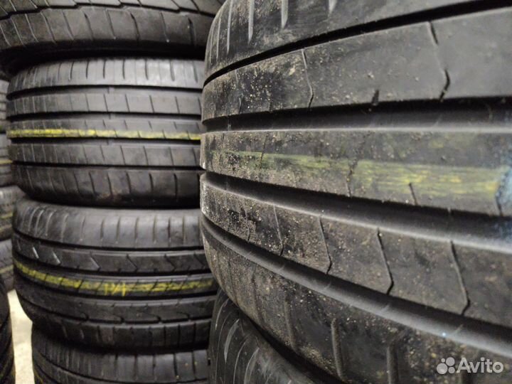 Pirelli P Zero PZ4 255/35 R18