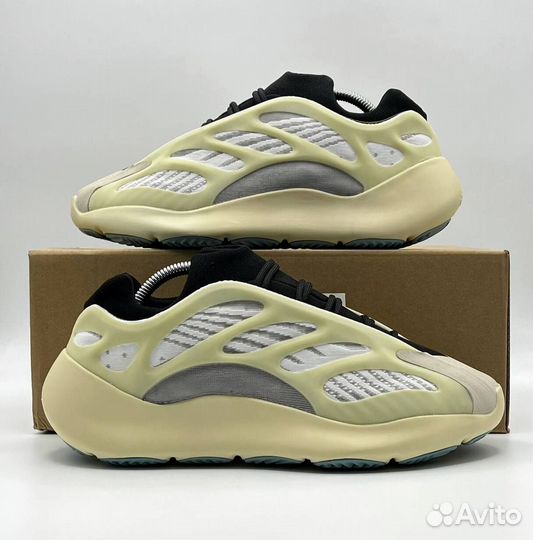 Кроссовки Adidas Yeezy Boost 700