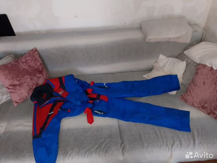 Лыжный комбинезон