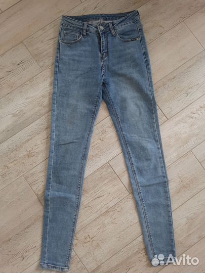 Джинсы
