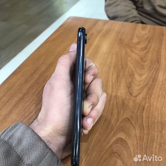 Телефон iPhone хр