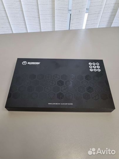 Планшет новый (10.4