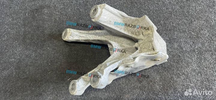 Кронштейн двигателя правый BMW 5 G30/G31 2017