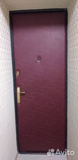 Дверь входная металлическая от застройщика