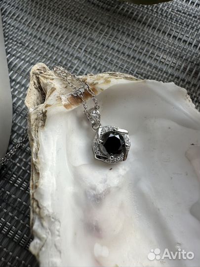 Цепочка с кулоном муассанит