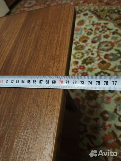 Журнальный столик на колесах