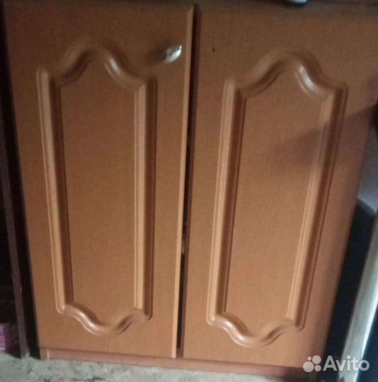 Кухонный навесной шкаф