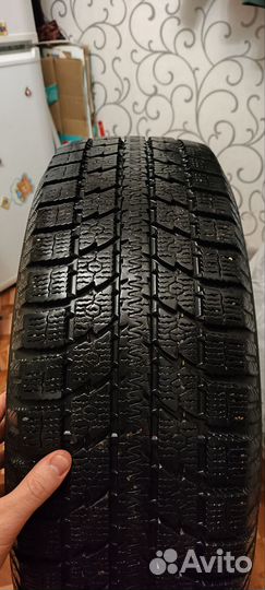 Toyo Observe GSi-5 225/60 R17 99T