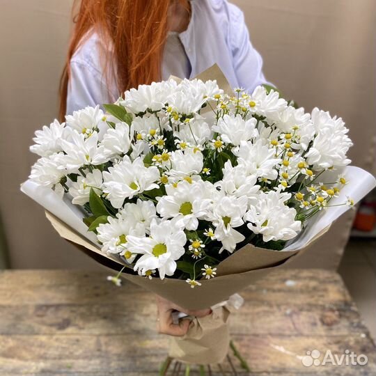 Букеты из хризантем и альстромерий