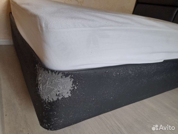 Кровать с матрасом бу