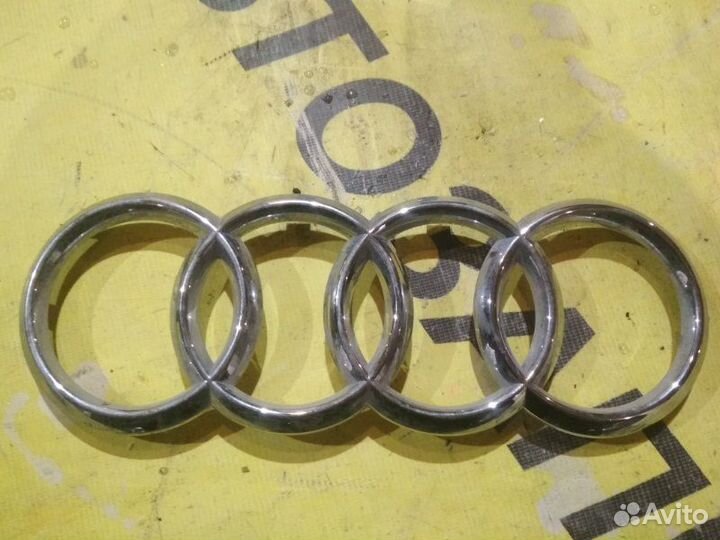 Эмблема Audi A8 2016