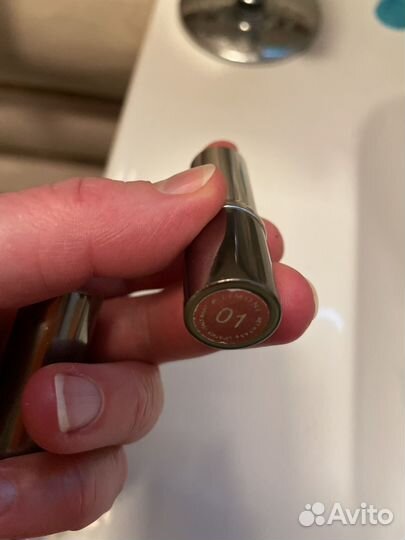 Губная помада новая Limoni 01