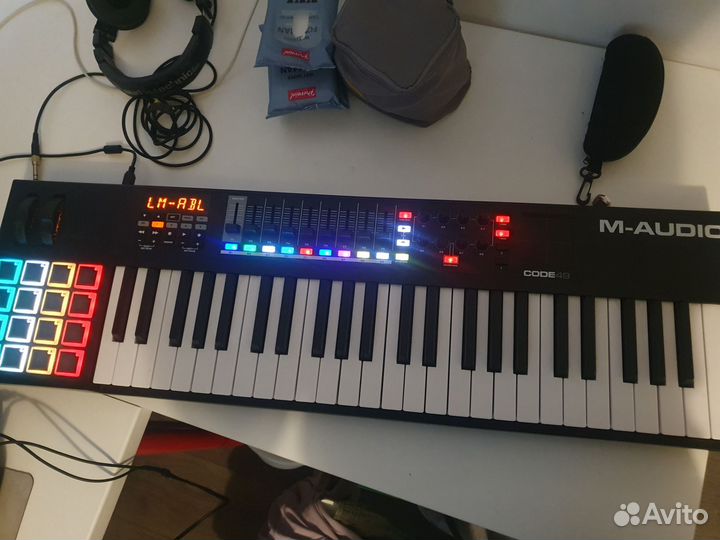 M-audio code 49 мидиклавиатура