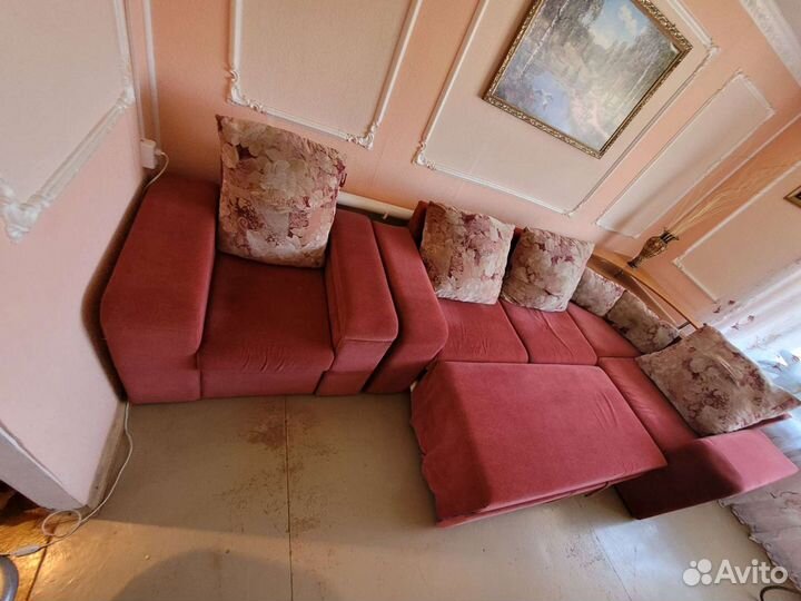 Диван с креслом