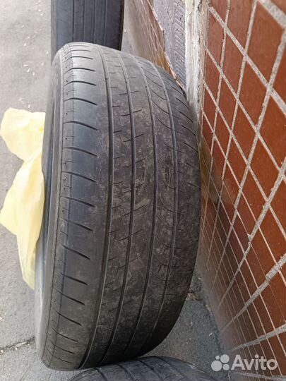 Bridgestone Dueler H/L 33A 235/55 R20