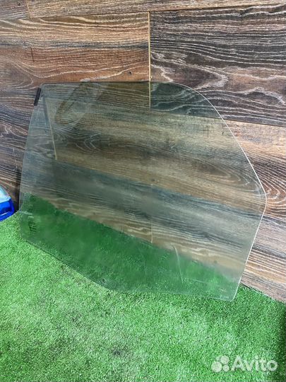 Стекло заднее левое на Fiat Albea 2009 г