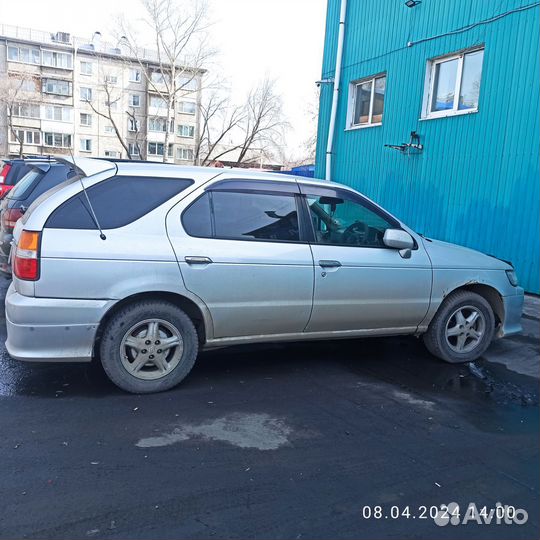 Nissan R Nessa 2.0 CVT, 2000, 290 000 км