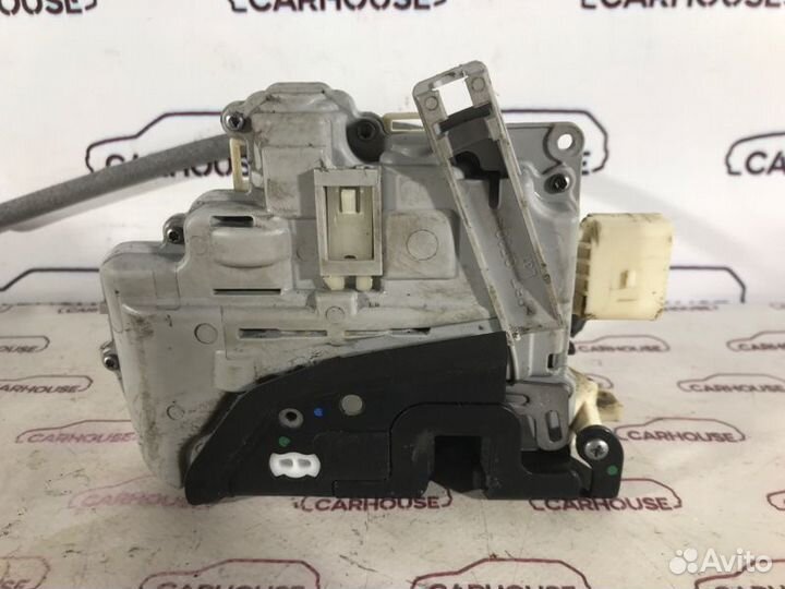 Замок двери передний левый Volkswagen Touareg NF