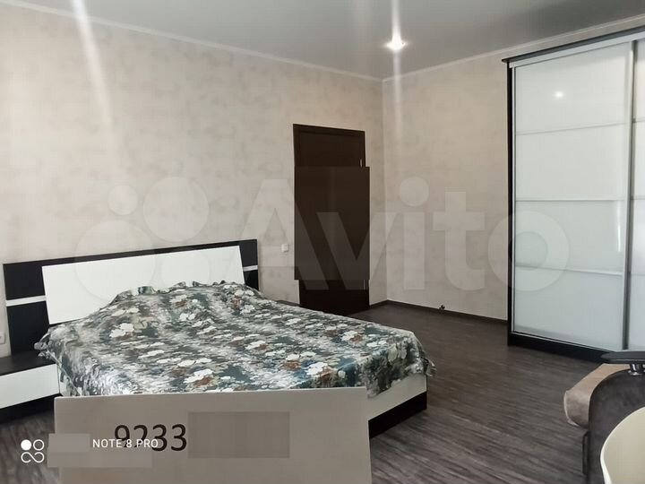 Дом 200 м² на участке 5 сот.