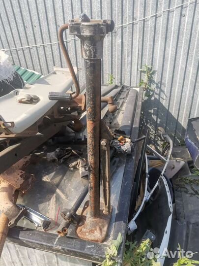 Домкрат Волга бу