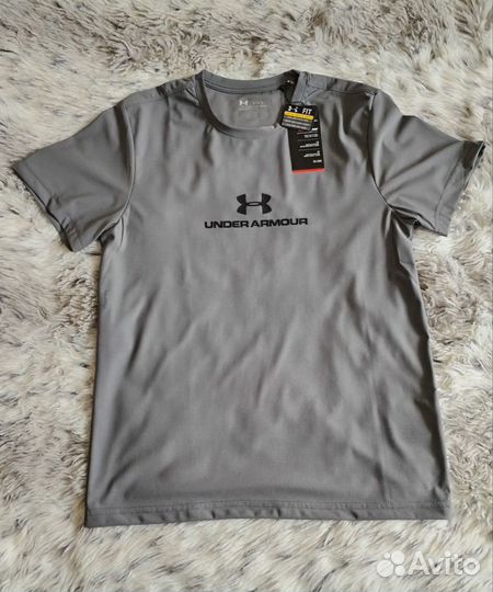 Мужская футболка under armour