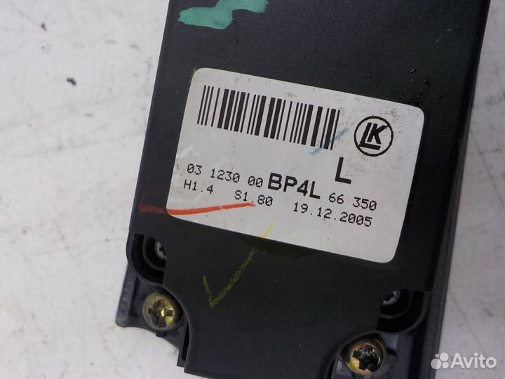 Блок управления стеклоподъемниками на Mazda 3