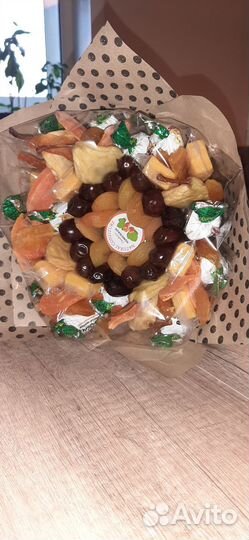 Букет из сухофруктов и конфет экофуд