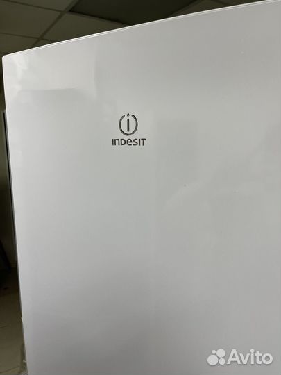 Холодильник Indesit DS 320 W