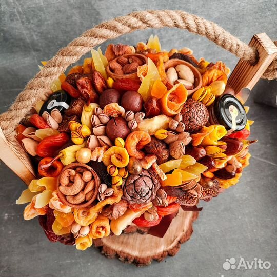 Букет из сухофруктов и орехов