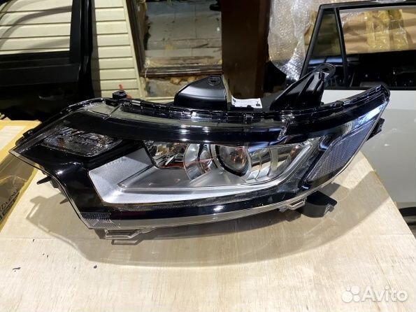 Фара Mitsubishi Outlander 3 левая галоген