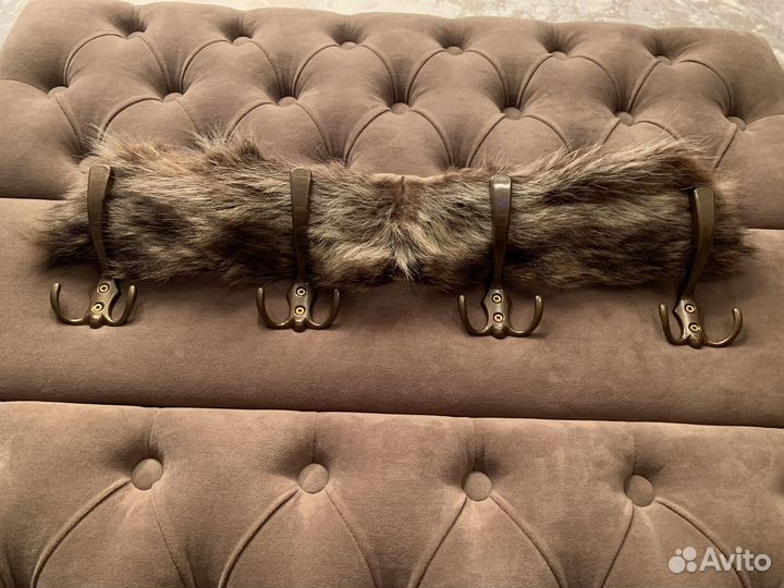 Воротник из меха енота