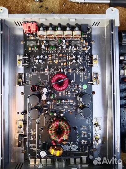 Автомобильный усилитель