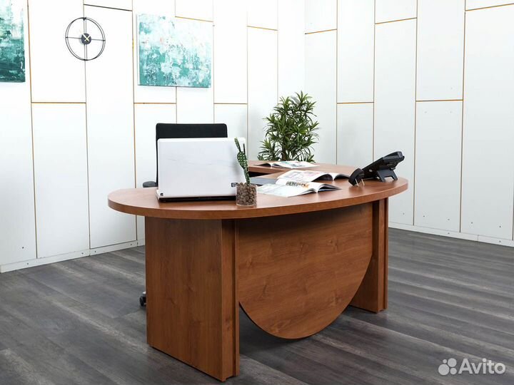 Офисный стол в кабинет начальника Камбио Boss