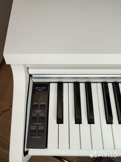 Корпусное цифровое пианино Kawai kdp75w + банкетка