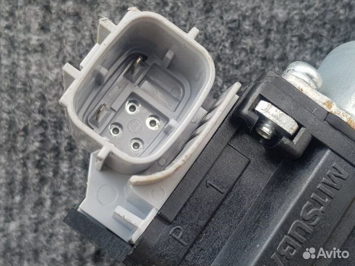 Стеклоподъемник задний левый Nissan Juke 2013