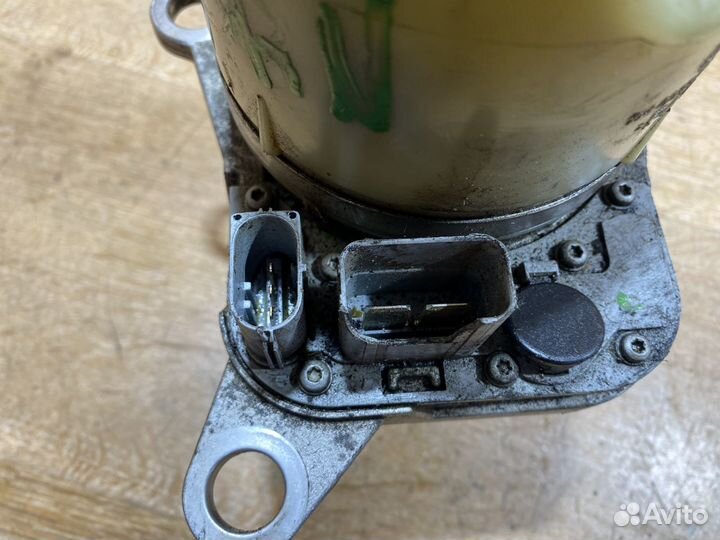 Насос гура Volvo S40