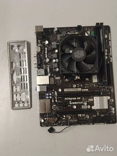 Материнская плата с процессором и памятью